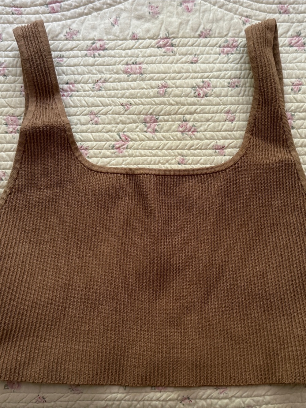 Aritzia Babaton Sculpt Ribbed Crop Tank Top Women’s L Tan Brown Scoop Neck